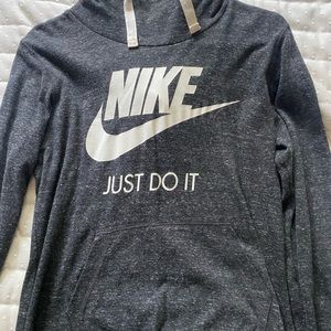nike light sweatshirt